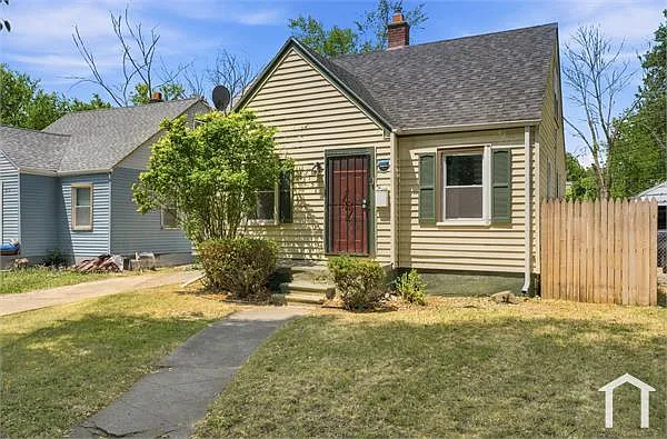 3 bed, 1071 sqft, $1,300 — Photo 2