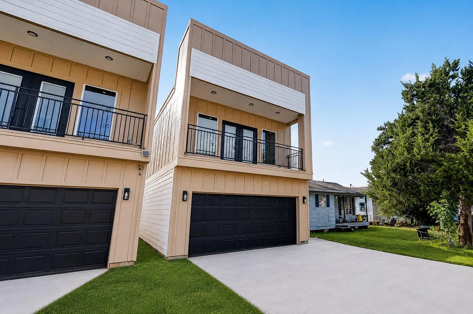 3 bed, 2.5 bath, 2500 sqft, $2,800 — Photo 3