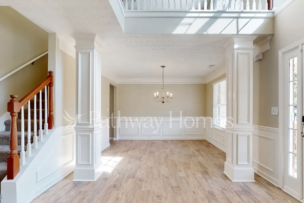 4 bed, 2.5 bath, 2684 sqft, $2,595 — Photo 2