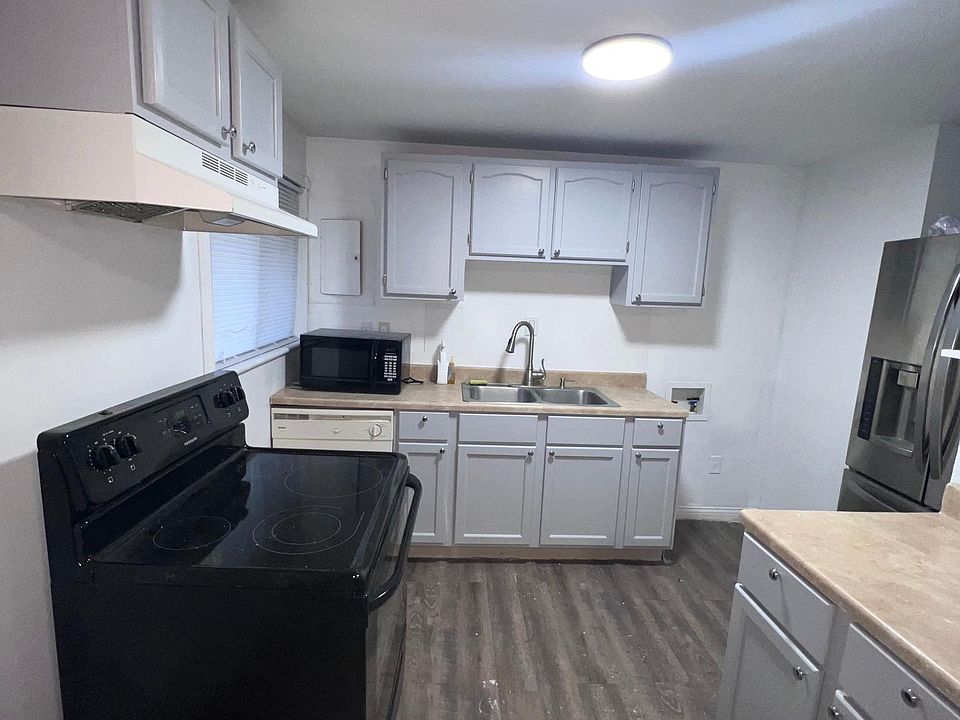 1st image of 4401 Mozart Ave #1