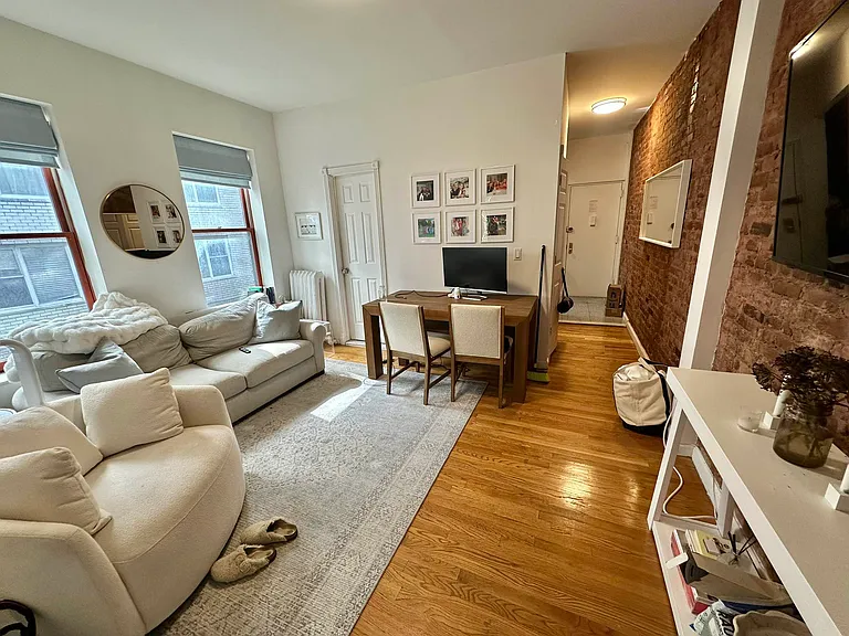 135 W 10th St #8 — Photo 2