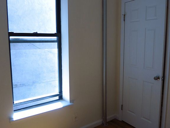 3rd image of 232 E 80th St APT 19