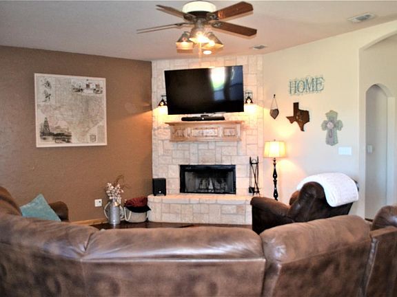3rd image of 2202 Wills Way Dr
