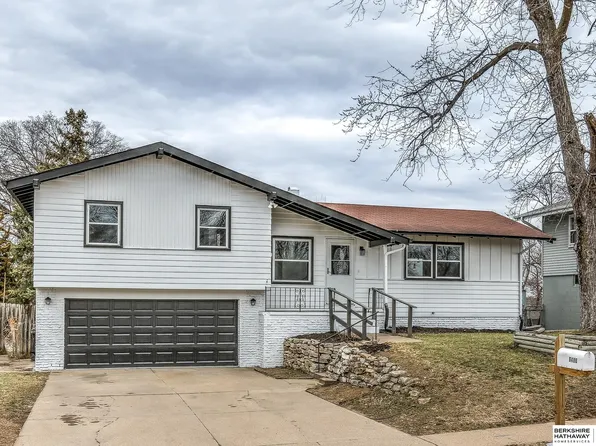 9486 Maple St, Omaha, NE 68134