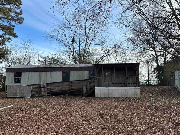 38 Champagne Dr, Cullman, AL 35055