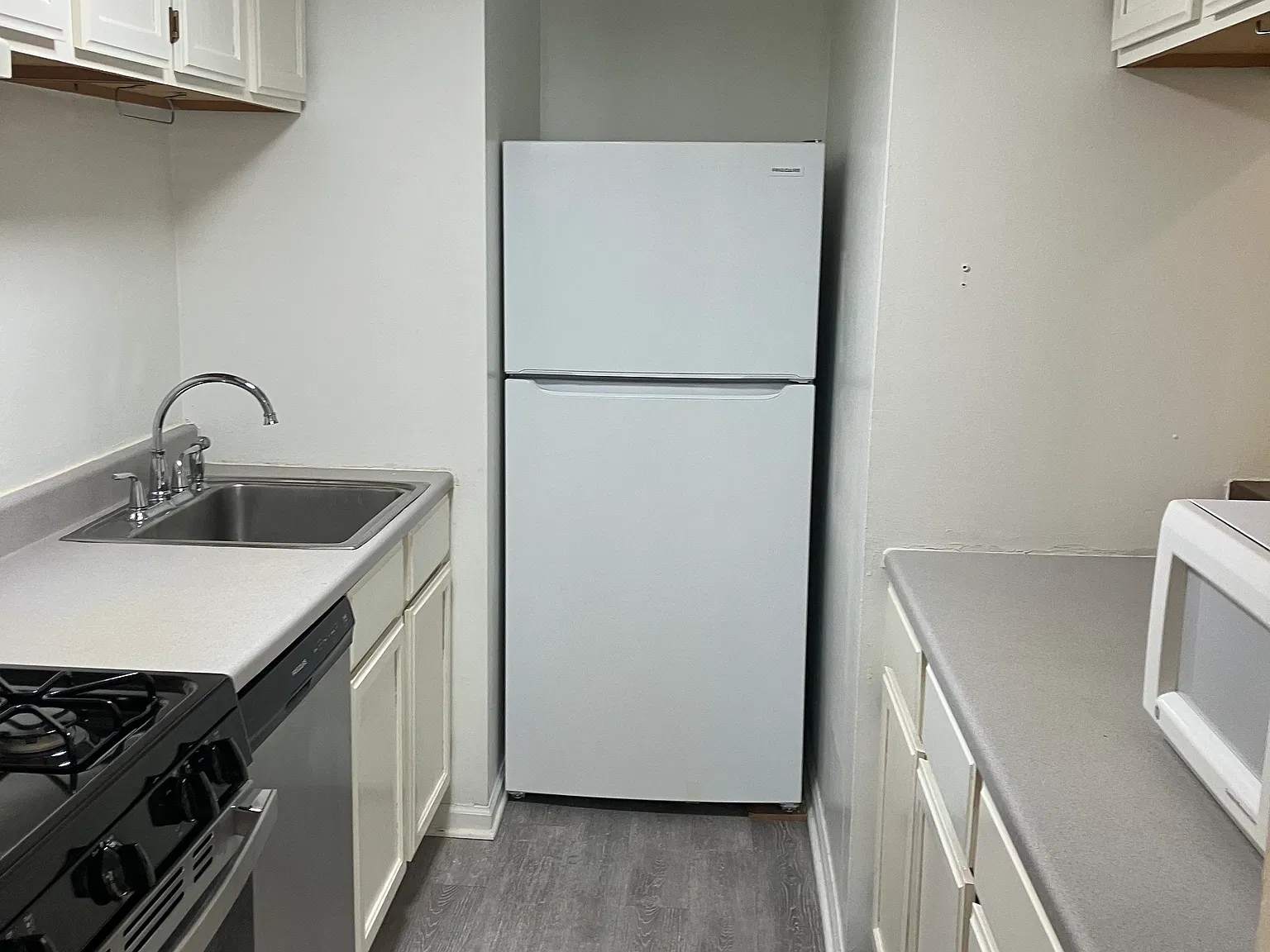 831 S Laflin St — Photo 4