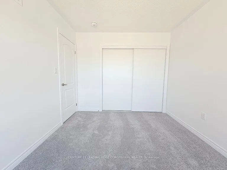 21 Milady Cres — Photo 22