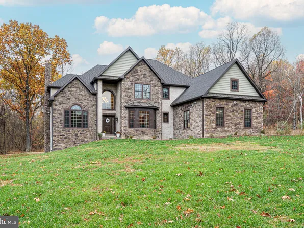 928 Waterside Dr, Harpers Ferry, WV 25425