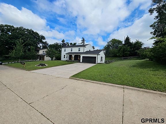 2nd image of 3808 Grebe St