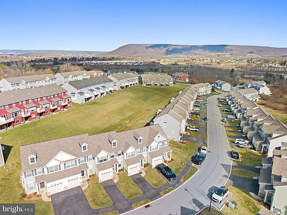 3rd image of 232 Kestrel Ln