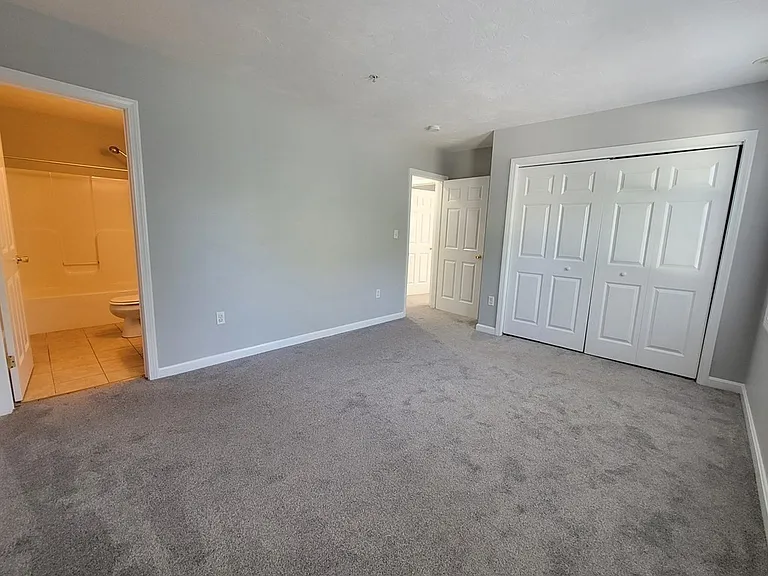 70 Oak Street Ext #3E — Photo 9