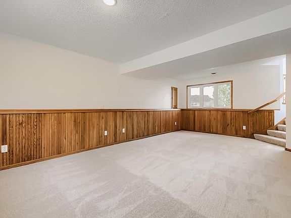 5th image of 122 Alva St