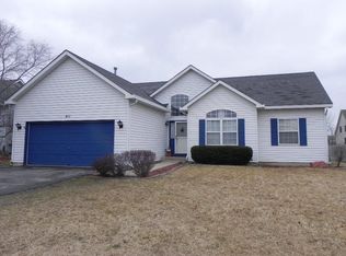 411 Juniper Dr, North Aurora, IL 60542