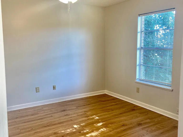 2422 Johnson Dr — Photo 5