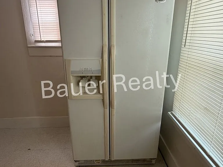 728 W 10th St — Photo 10