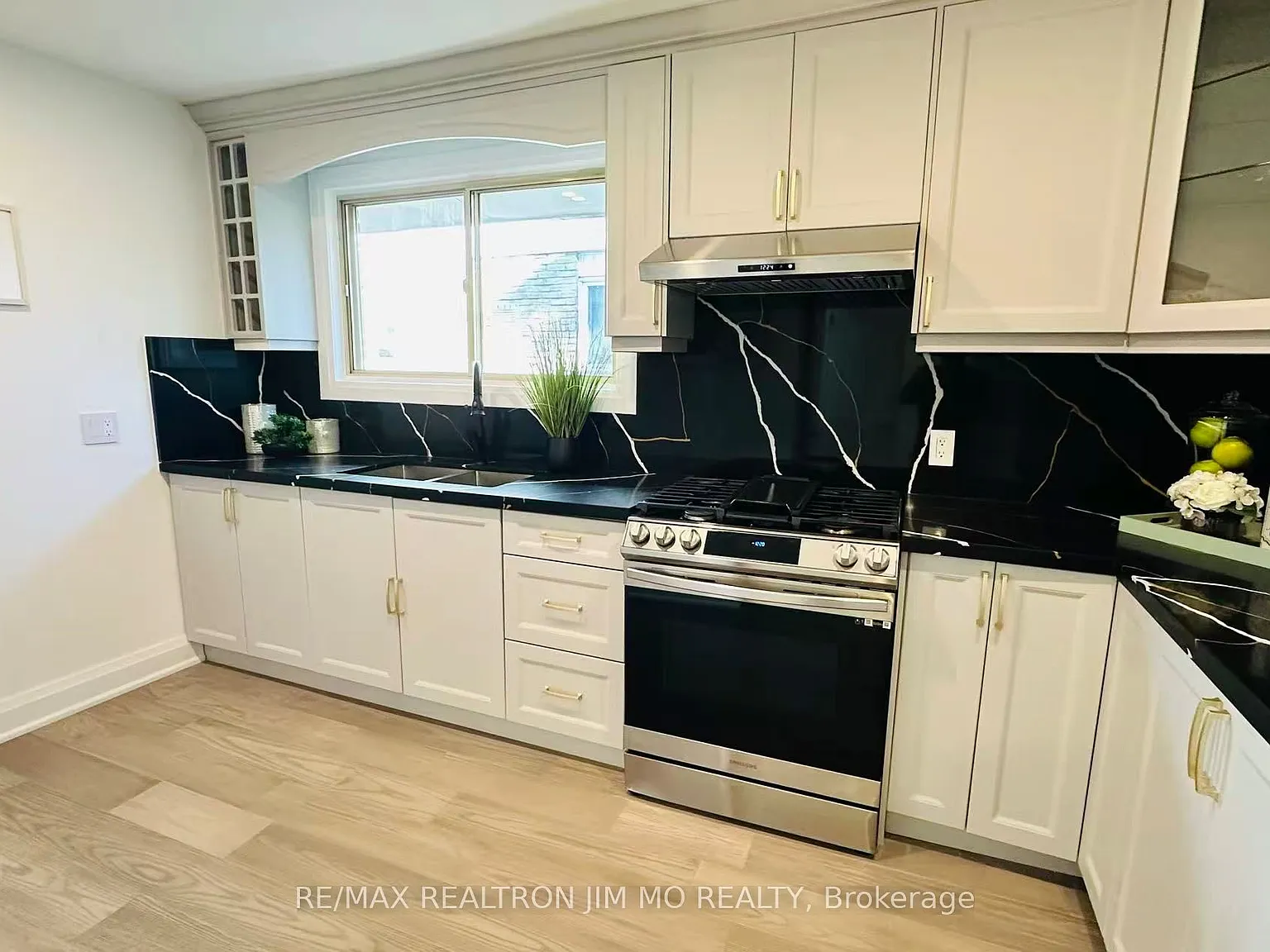4 bed, $3,500 — Photo 2