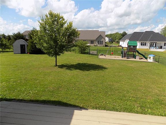 5th image of 515 Brentfield Dr