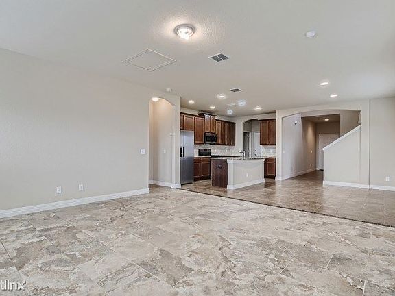 3rd image of 656 Community Dr
