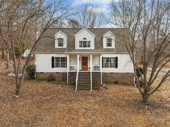 325 Elam Ave, Ramseur, NC 27316
