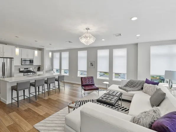 642 Main St Unit 300, Wakefield, MA 01880