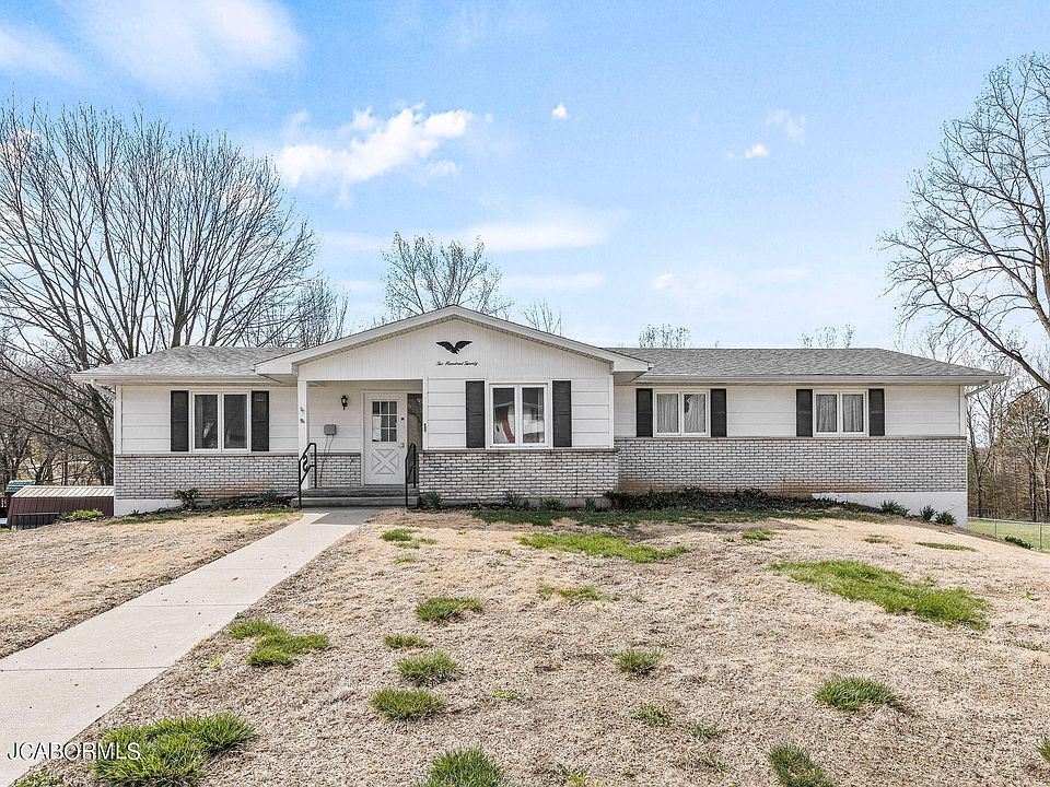 1st image of 220 Brookview Cir