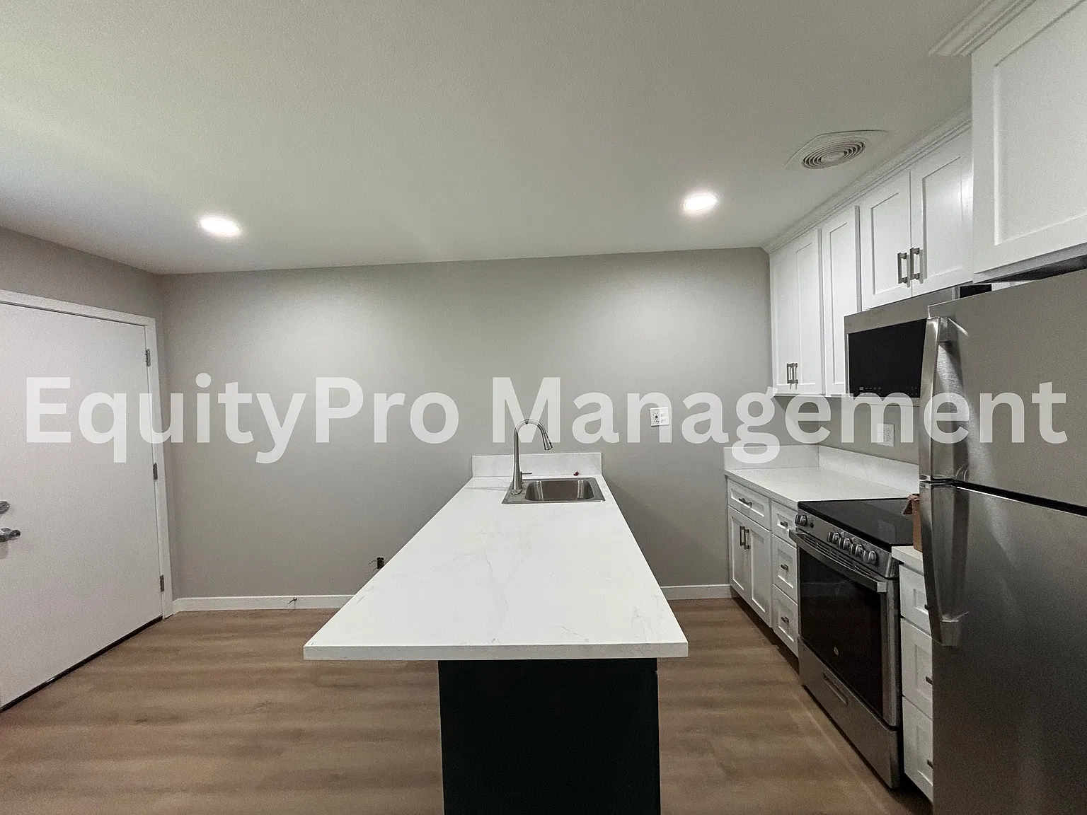 1 bed, 375 sqft, $1,600 — Photo 2