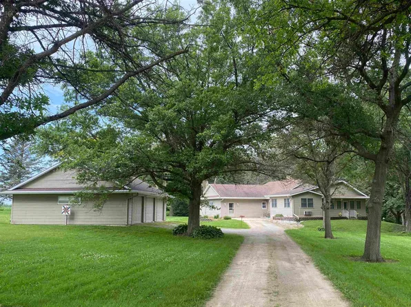 1787 Gilmore Ave, New Hampton, IA 50659