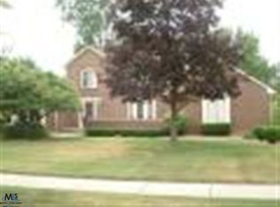 6787 Houghten Dr, Troy, MI 48098