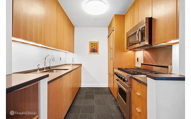 Sold by Corcoran | media 24