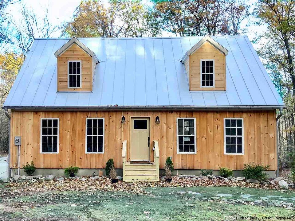 1st image of 25 Laurel Hollow Est