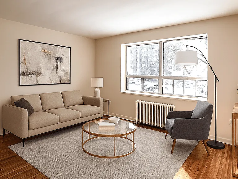 631 Upper James St — Photo 4