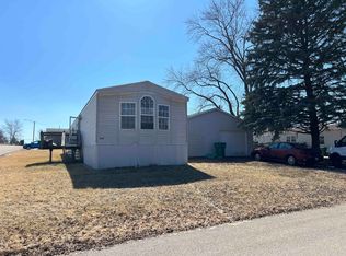 609 Macon Dr, Rockford, IL 61109