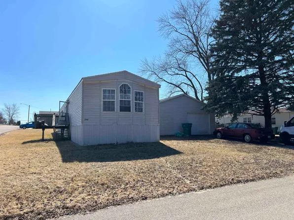 609 Macon Dr, Rockford, IL 61109