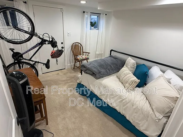 1711 Lang Pl NE — Photo 26