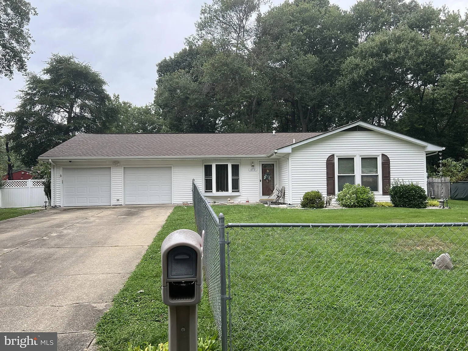 1012 Ivy Ln photo 1