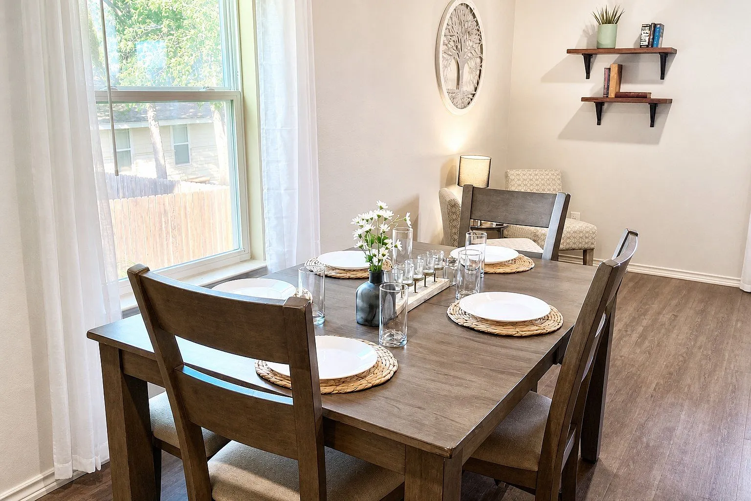 Modern 3 Bed Townhouse in Copperas Cove | 2.5 Baths | $2500/mo — Photo 2