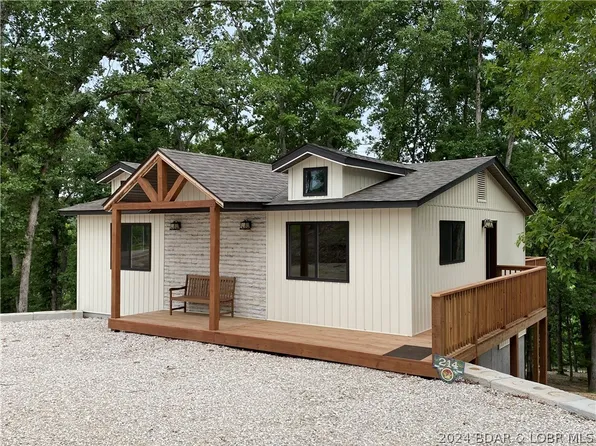 104 Legacy Ln S, Sunrise Beach, MO 65079