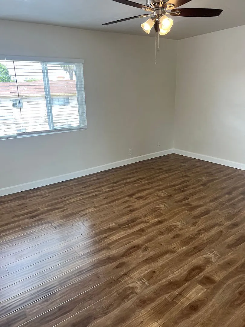 6321 Crenshaw Blvd. — Photo 2