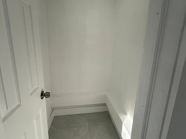 4400 SW 36th St — Photo 10