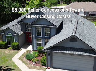 3029 N Quartz Dr, Fayetteville, AR 72704