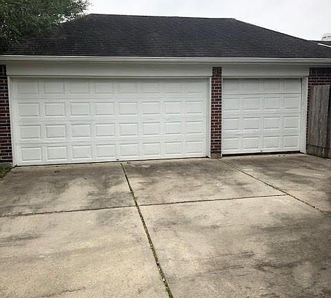 2nd image of 2905 Laguna Shores Ln