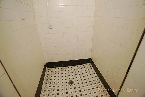 Rented by Norman Raindel, LREB | media 57