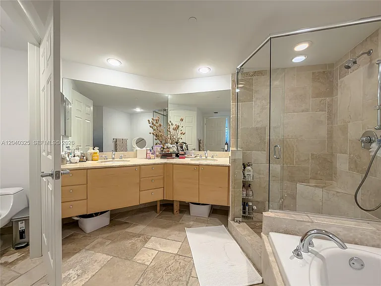 1819 SE 17th St #711 — Photo 11