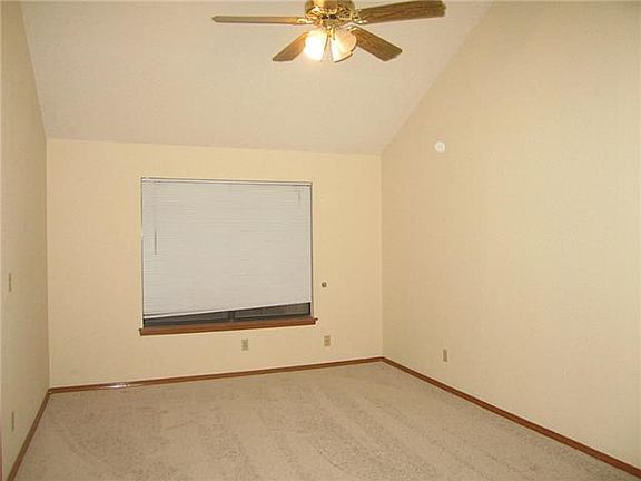 5th image of 11529 Lake Erie Dr