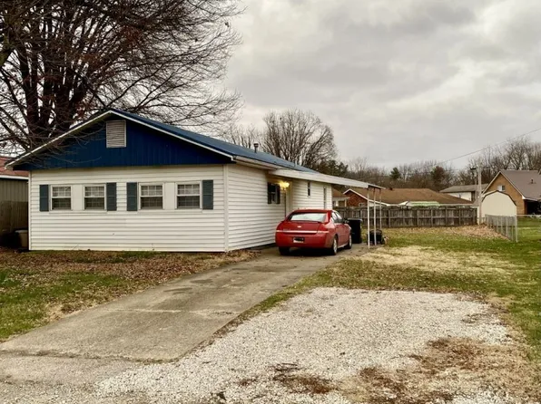 1108 3rd St, Belpre, OH 45714