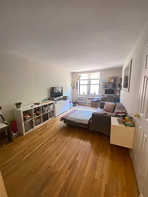 Rented by Bond New York | media 1