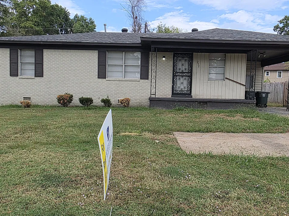 252 E Shelby Dr