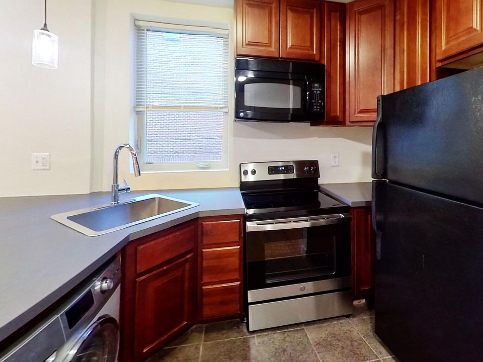 1st image of 1520 Bainbridge St #B