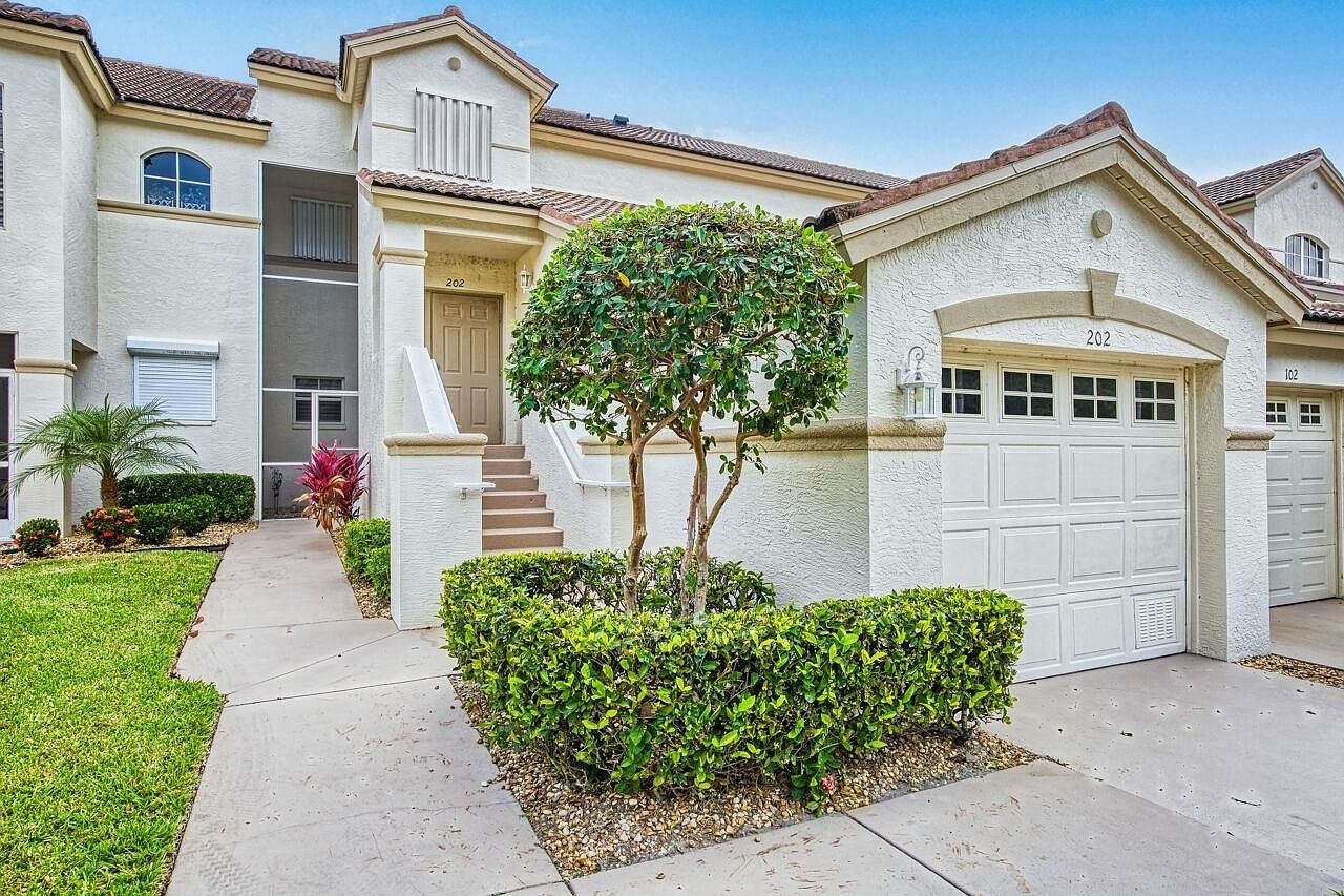 9270 Bayberry Bnd APT 202