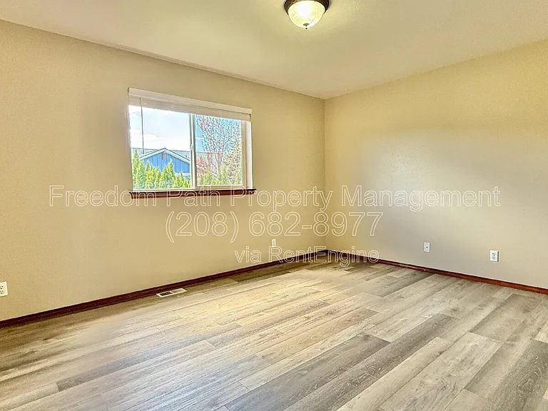 1930 W Canfield Ave — Photo 14